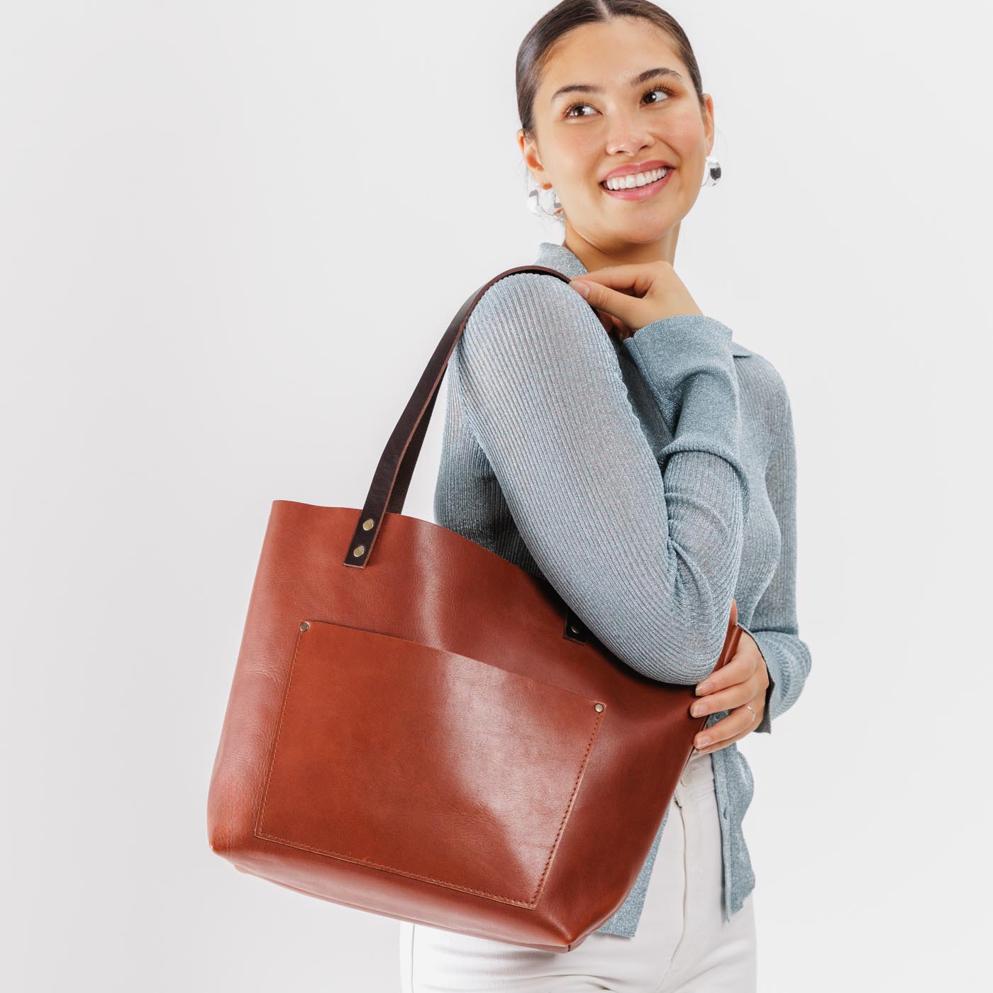 Leather Tote Bag with Exterior Pockets & Key Loop | Classic & Zipper Options