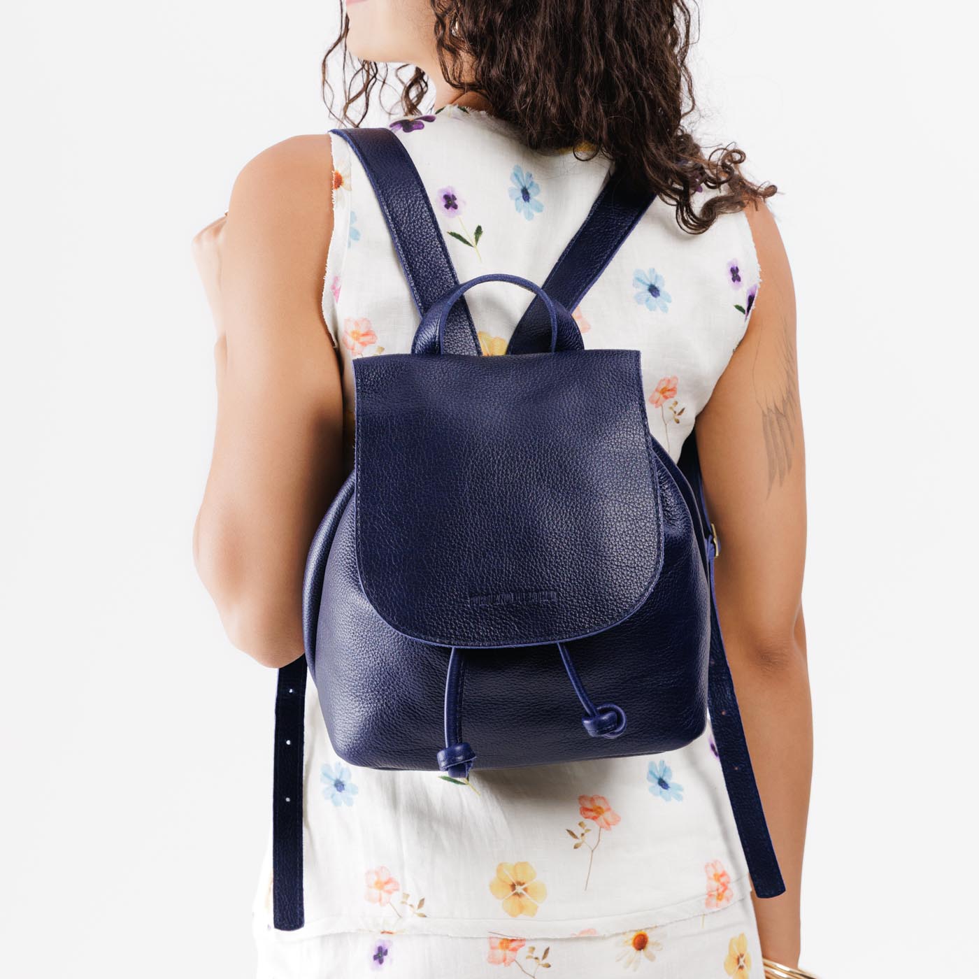 Leather Bucket Backpack with Drawstring & Magnetic Closure | Adventurer Gear