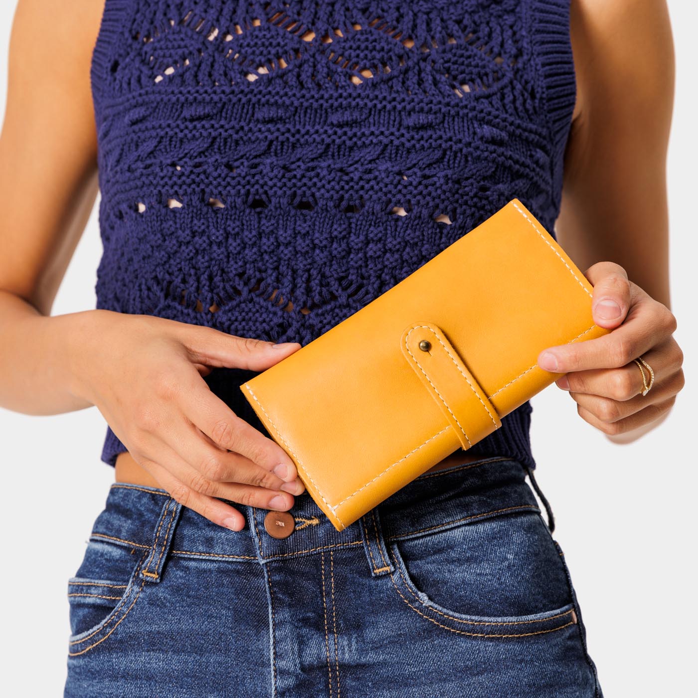Women's Trifold Wallet with Card Slots & Zippered Pocket | Almost Perfect